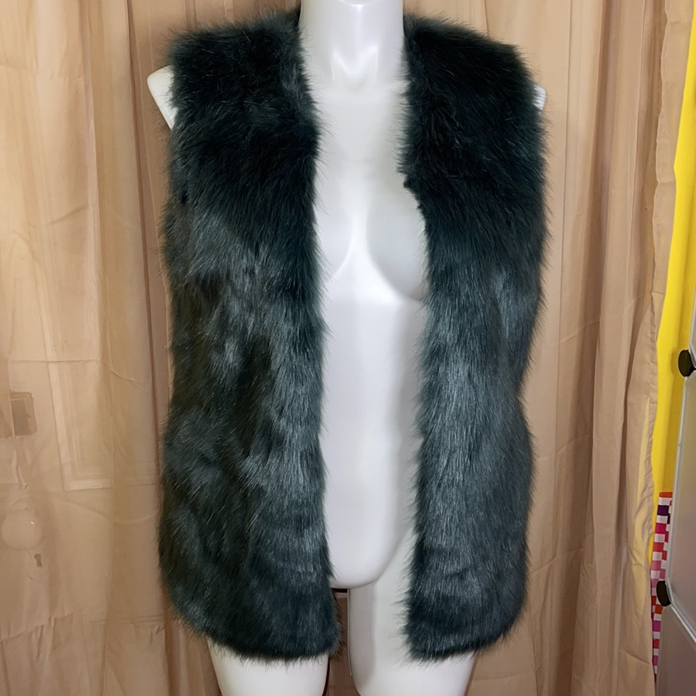 Vests - Picture 2 of 6